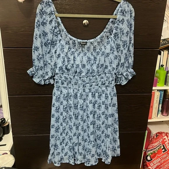 Trixxi | Dresses | Blue Floral Dress